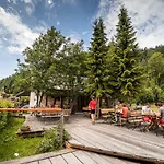 & Glamping Ex Cvet Gora Bed and breakfast 3*