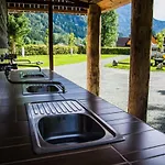 & Glamping Ex Cvet Gora ベッド・アンド・ブレックファスト