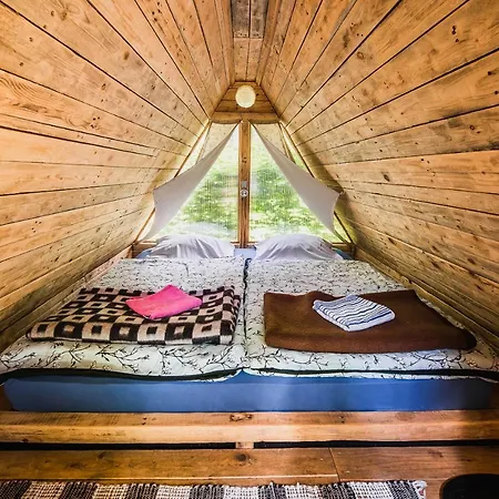 & Glamping Ex Cvet Gora ベッド・アンド・ブレックファスト ゴレンスカ地方