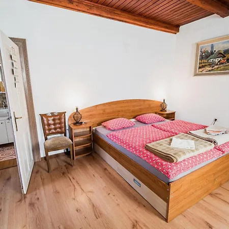 & Glamping Ex Cvet Gora Bed and Breakfast