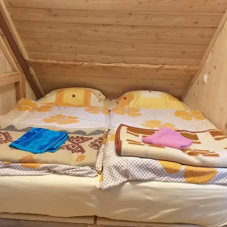 & Glamping Ex Cvet Gora ベッド・アンド・ブレックファスト