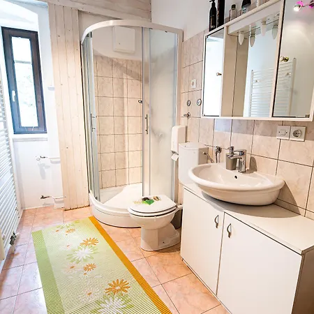 & Glamping Ex Cvet Gora ゴレンスカ地方