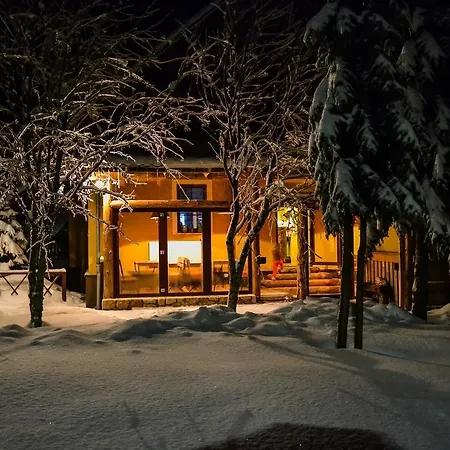 & Glamping Ex Cvet Gora 住宿加早餐酒店 泽高杰斯科