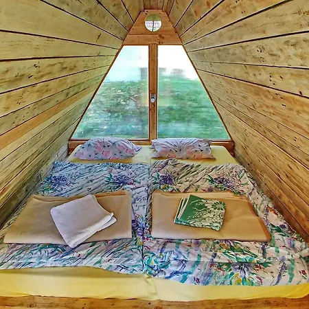 & Glamping Ex Cvet Gora ベッド・アンド・ブレックファスト 3*