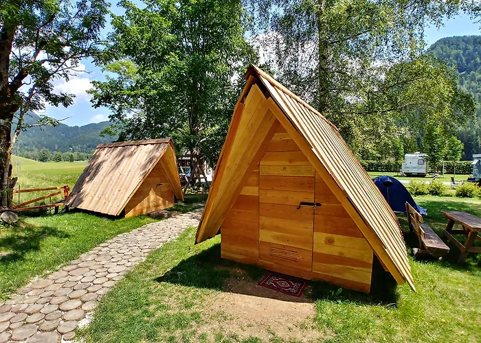& Glamping Ex Cvet Gora 住宿加早餐酒店 泽高杰斯科