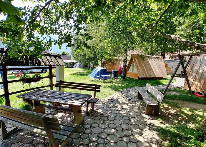 & Glamping Ex Cvet Gora 3* 泽高杰斯科