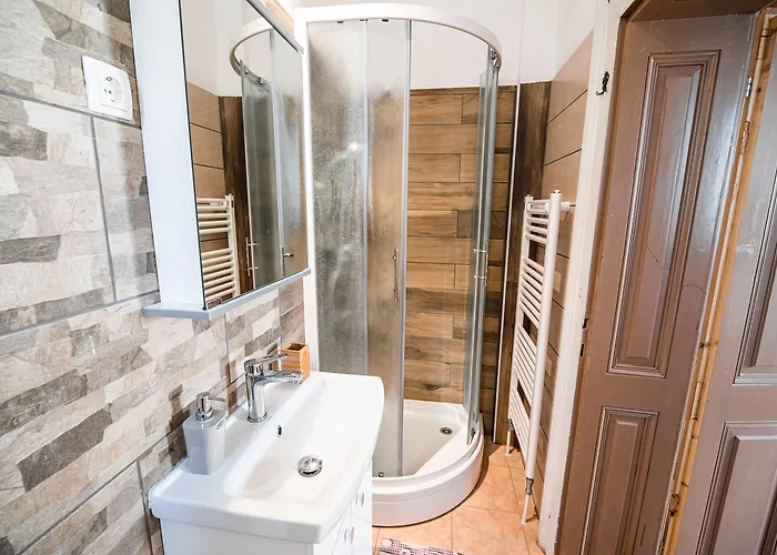 & Glamping Ex Cvet Gora 住宿加早餐酒店 泽高杰斯科