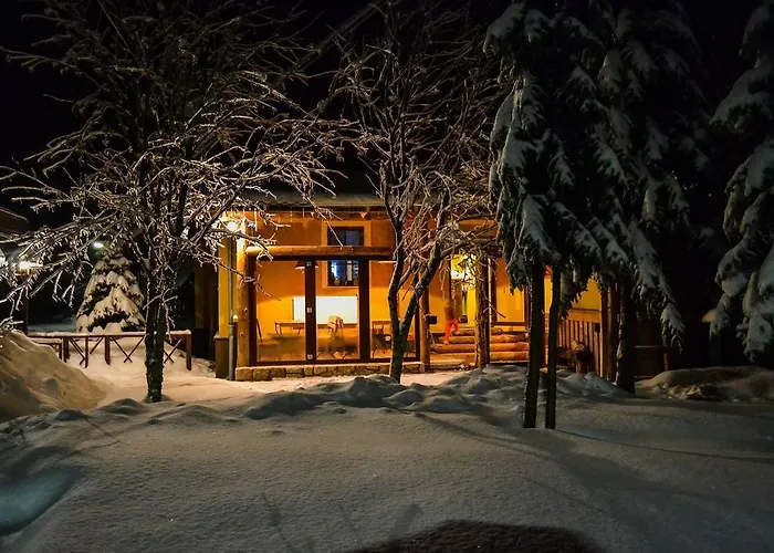 & Glamping Ex Cvet Gora 住宿加早餐酒店 泽高杰斯科