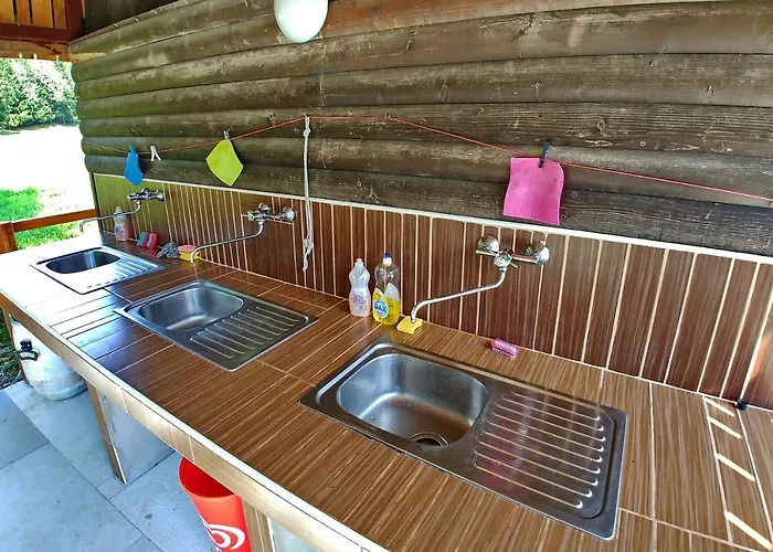 住宿加早餐酒店 & Glamping Ex Cvet Gora 泽高杰斯科